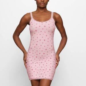 🌺 SKIMS Soft Lounge Lace Slip Dress